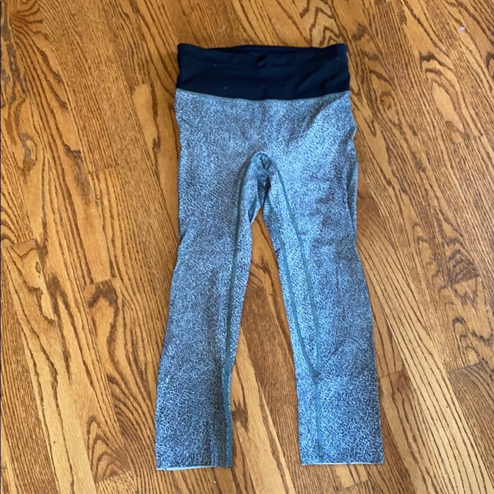 Lululemon patterned capris